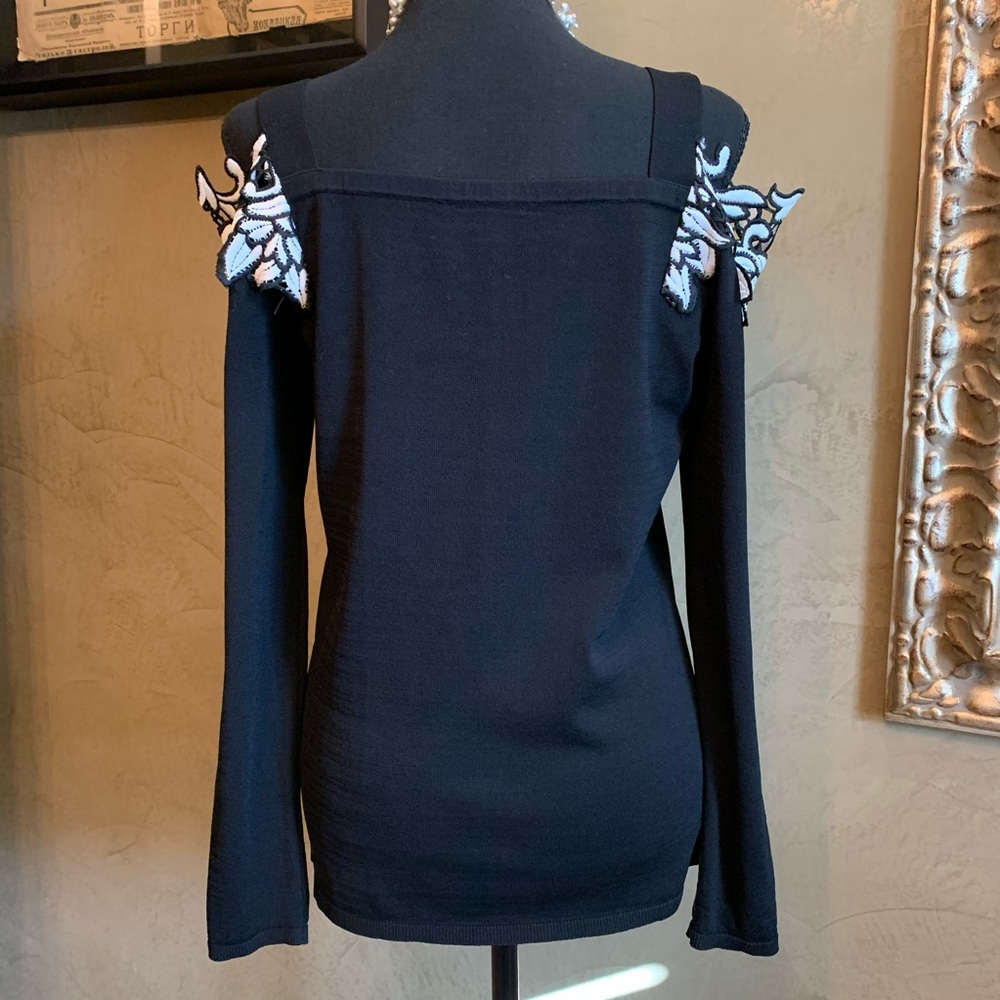 Cold shoulder top - Picture 5 of 6